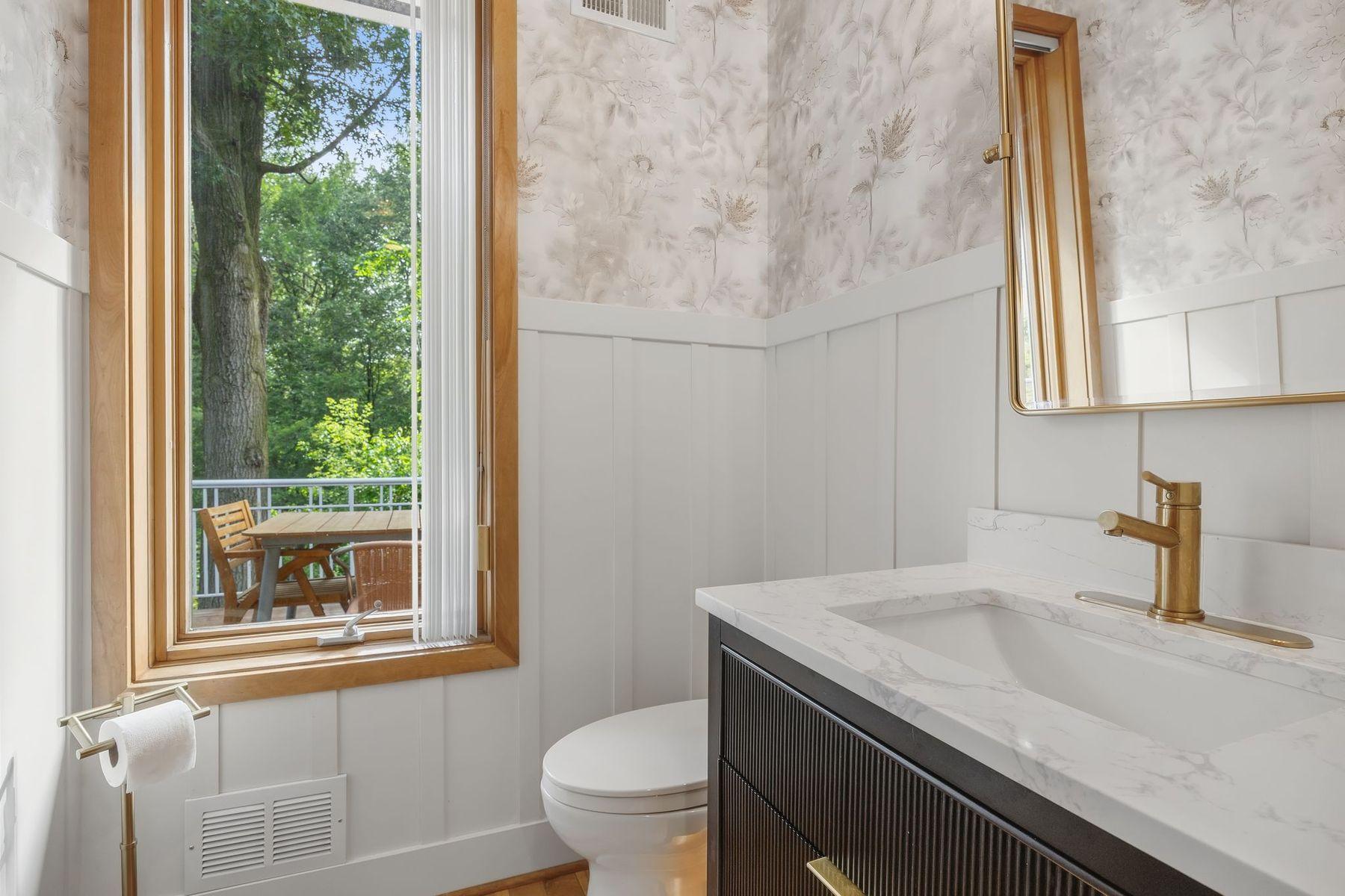 5429 Vining Point Road Minnetonka, MN 55345 - Photo 20 of 77