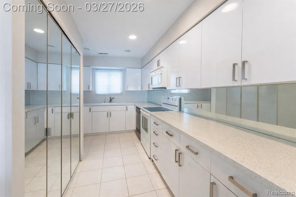 1932 Klingensmith Road Bloomfield Hills, MI 48302 - Photo 20 of 27