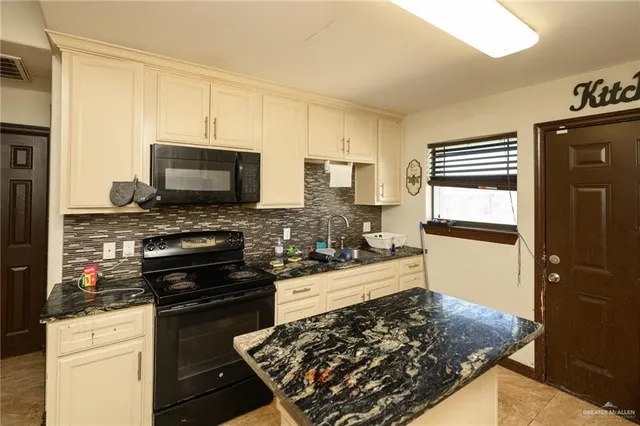 $224,900 | 2214 South Christian Circle, Harlingen, TX 78550