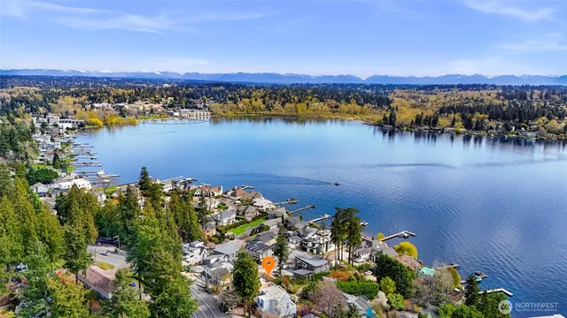 a view of a park that has sign board