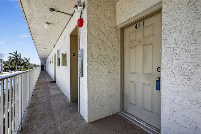 $299,000 | 1245 West Avenue, Unit 401, Miami Beach, FL 33139