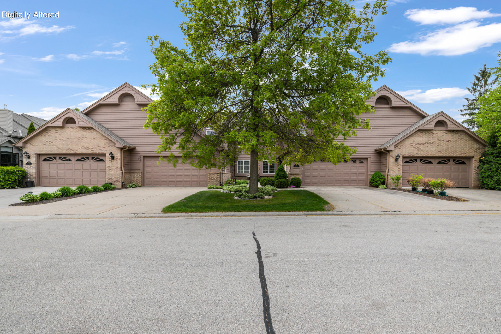 7519 Mallory Way Franklin, WI 53132 - Photo 4 of 35 Front View