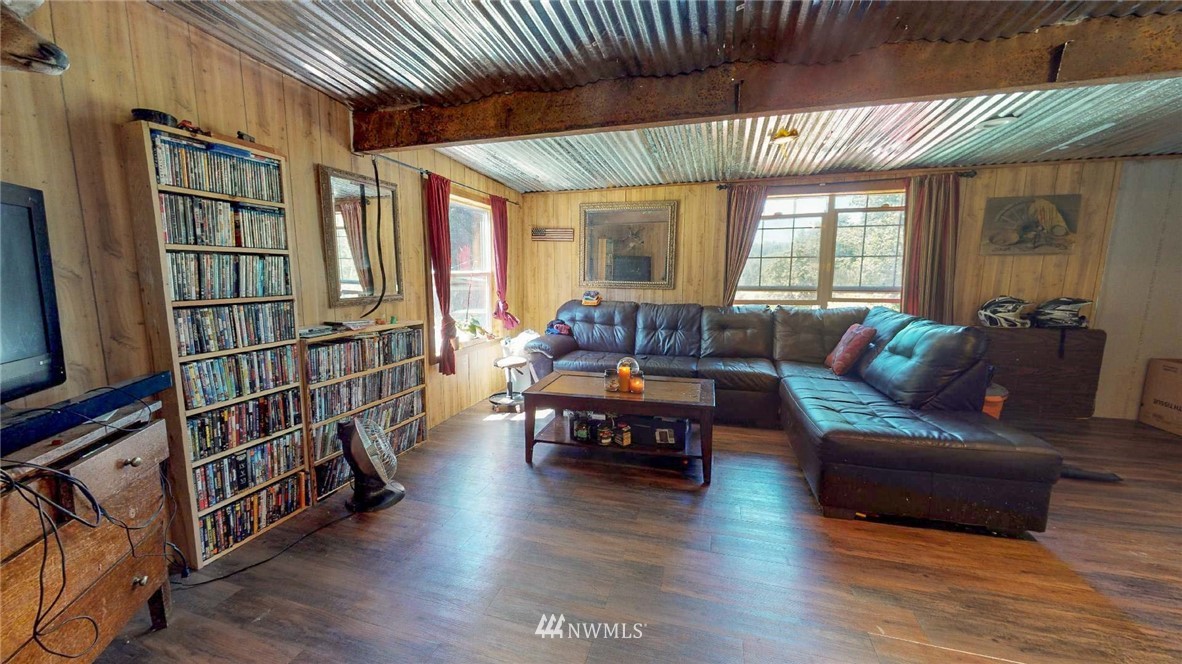 3123 Zenkner Valley Road Centralia, WA 98531 - Photo 4 of 24 Gallery Image 4