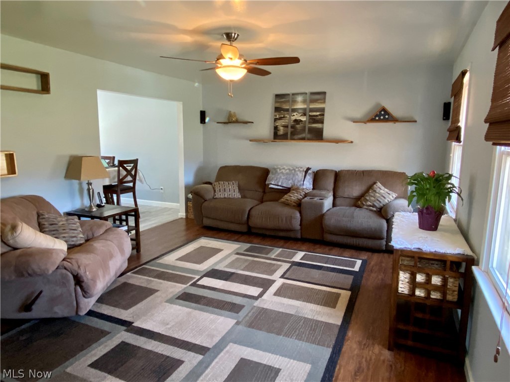 3444 Niles Carver Road Mineral Ridge, OH 44440 - Photo 3 of 29 Family room