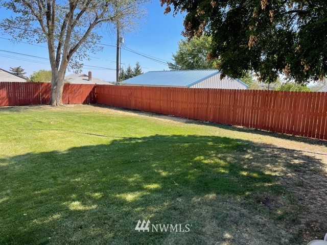 216 Statter Road Ephrata, WA 98823 - Photo 4 of 12 a view of an outdoor space and a yard