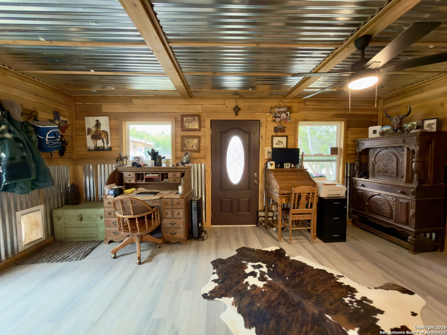 946 Frontier Lane Bandera, TX 78003 - Photo 31 of 49 a living room with furniture