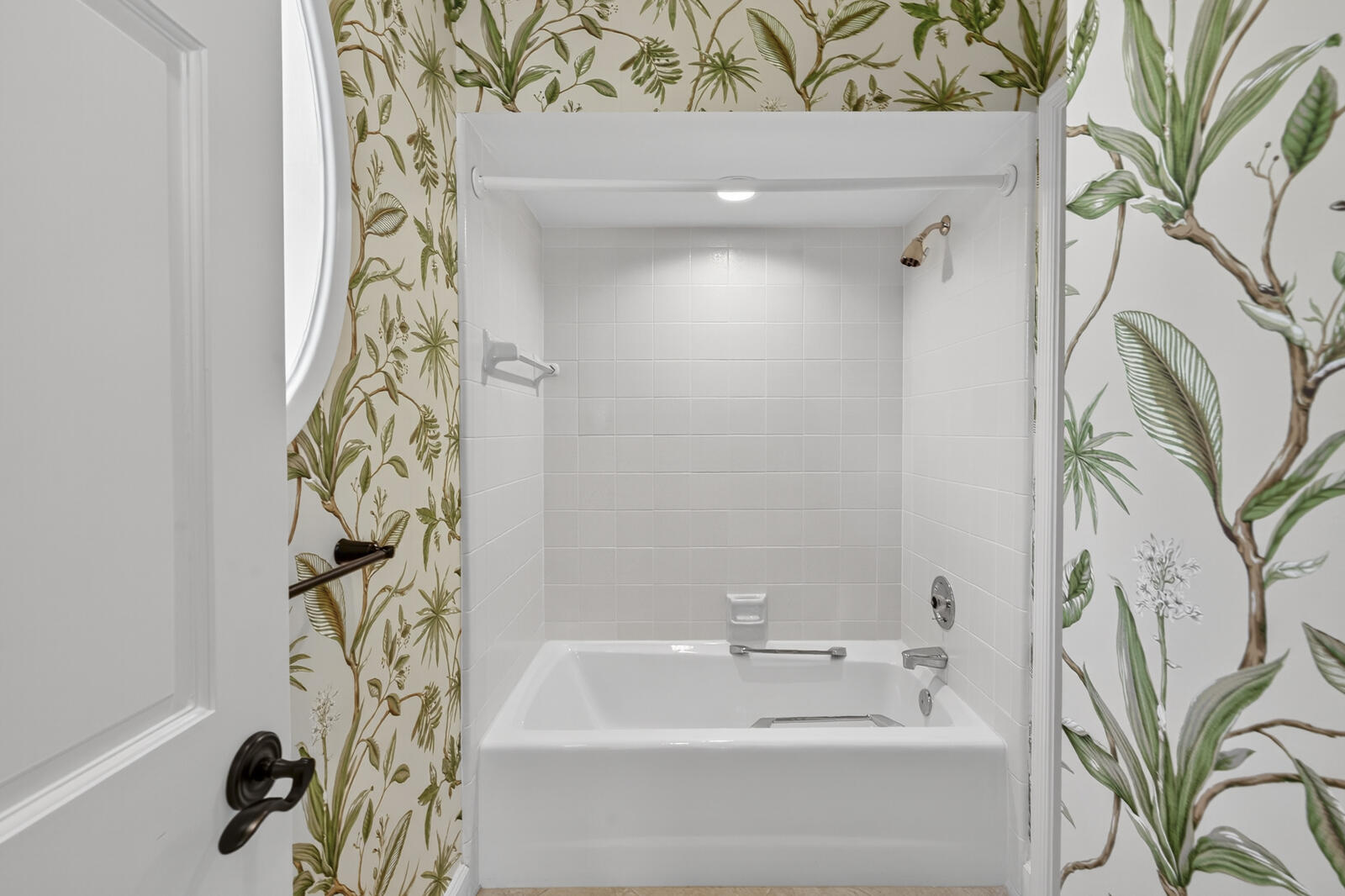 625 Riomar Drive Vero Beach, FL 32963 - Photo 15 of 54 a bathroom with a bathtub and shower curtain