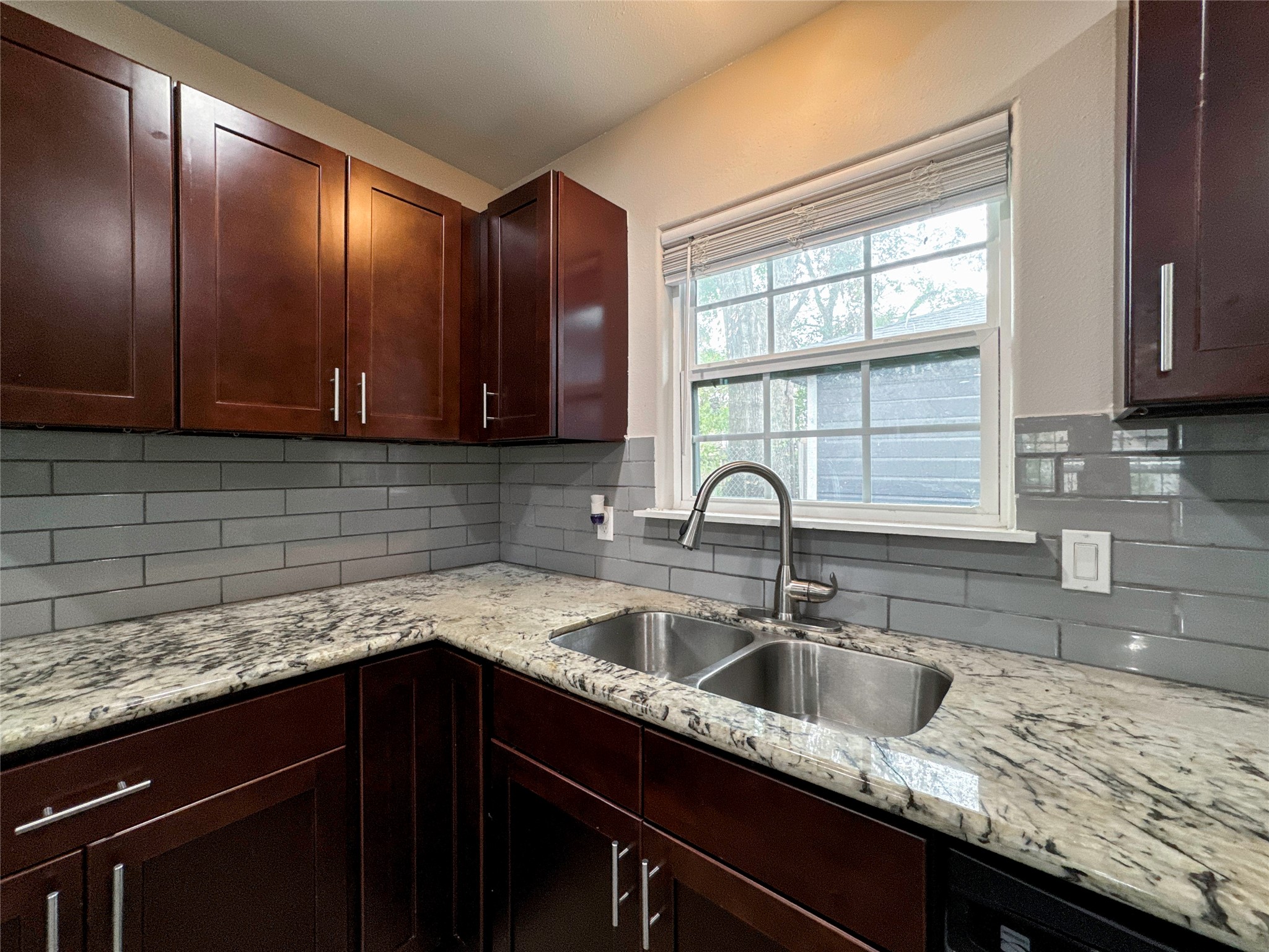 2902 Elser Street Houston, TX 77009 - Photo 11 of 28