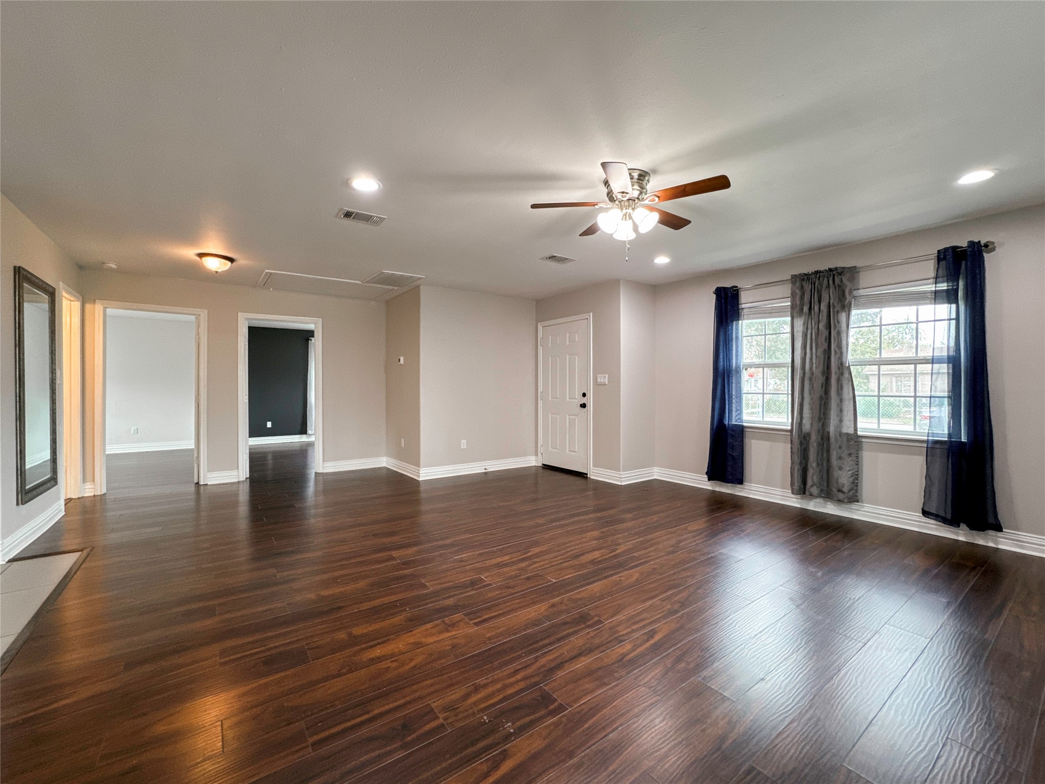 2902 Elser Street Houston, TX 77009 - Photo 2 of 28