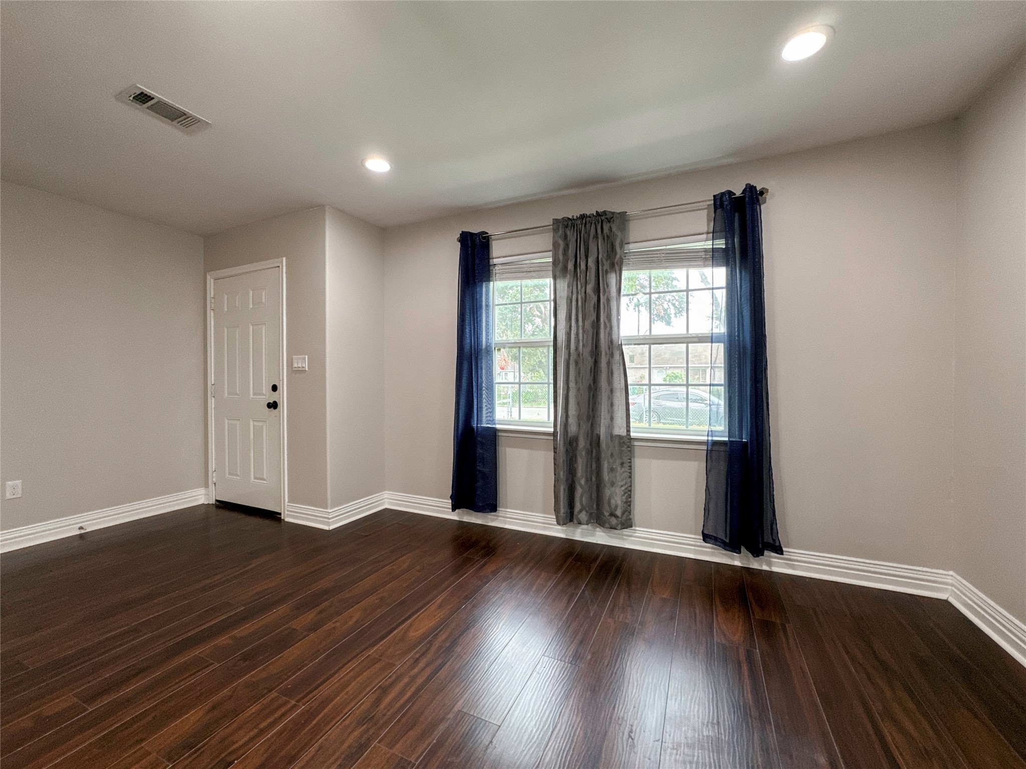 2902 Elser Street Houston, TX 77009 - Photo 3 of 28