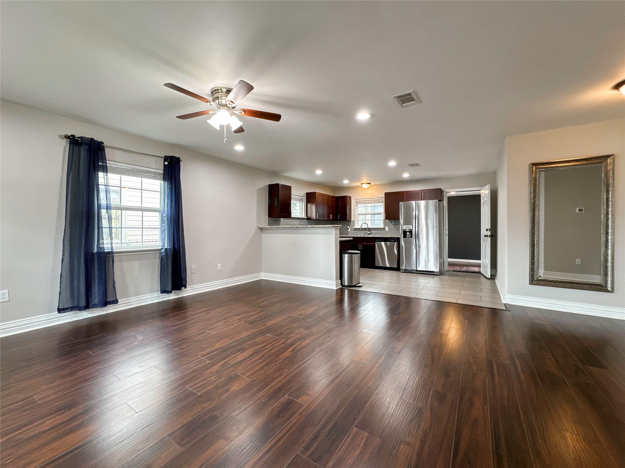 2902 Elser Street Houston, TX 77009 - Photo 5 of 28