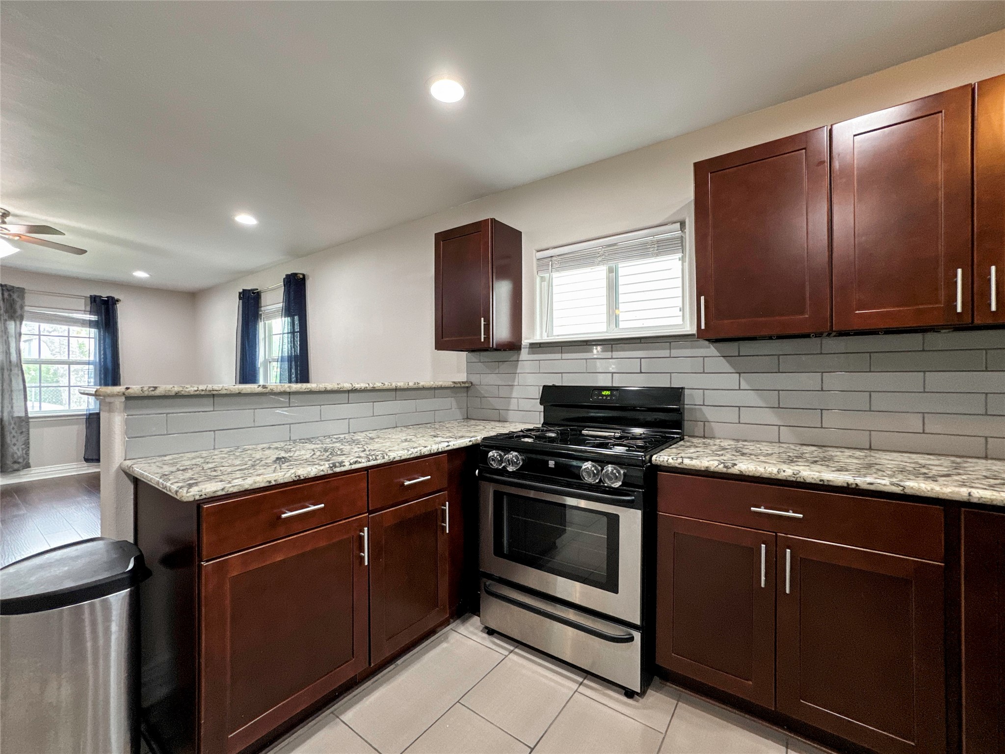 2902 Elser Street Houston, TX 77009 - Photo 10 of 28