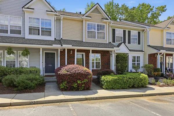 $214,900 | 121 Hornby Circle, Goose Creek, SC 29445