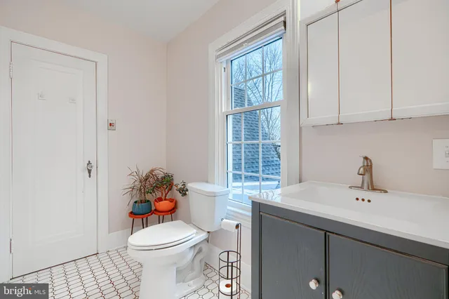 $515,000 | 5000 Greenleaf Road, Baltimore, MD 21210