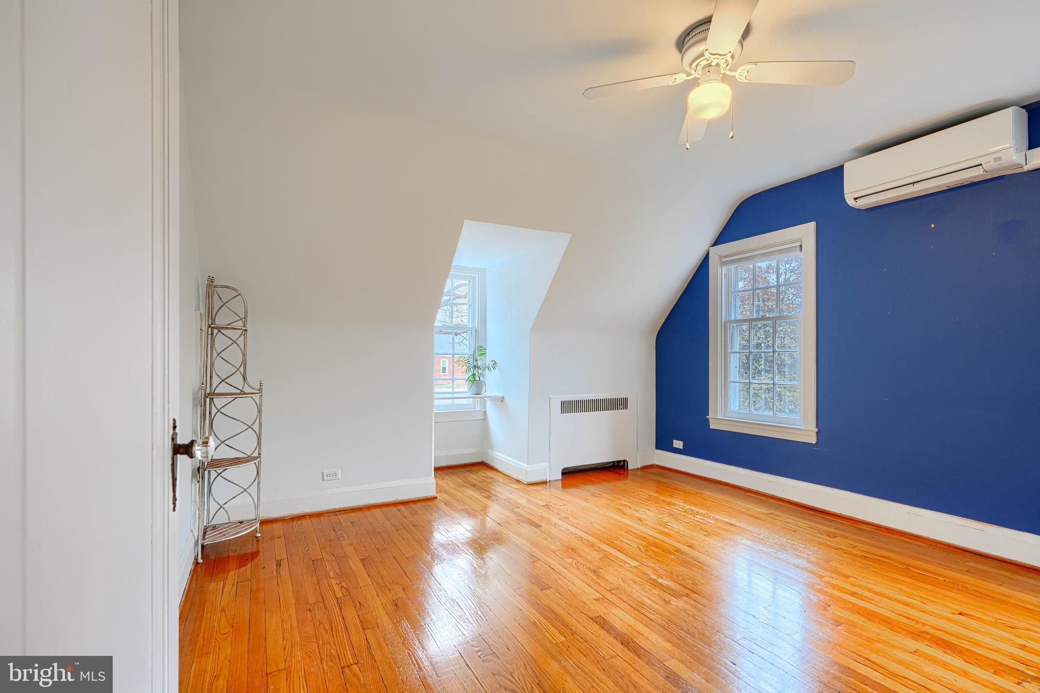 5000 Greenleaf Road Baltimore, MD 21210 - Photo 31 of 45 a bedroom with a bed and a window