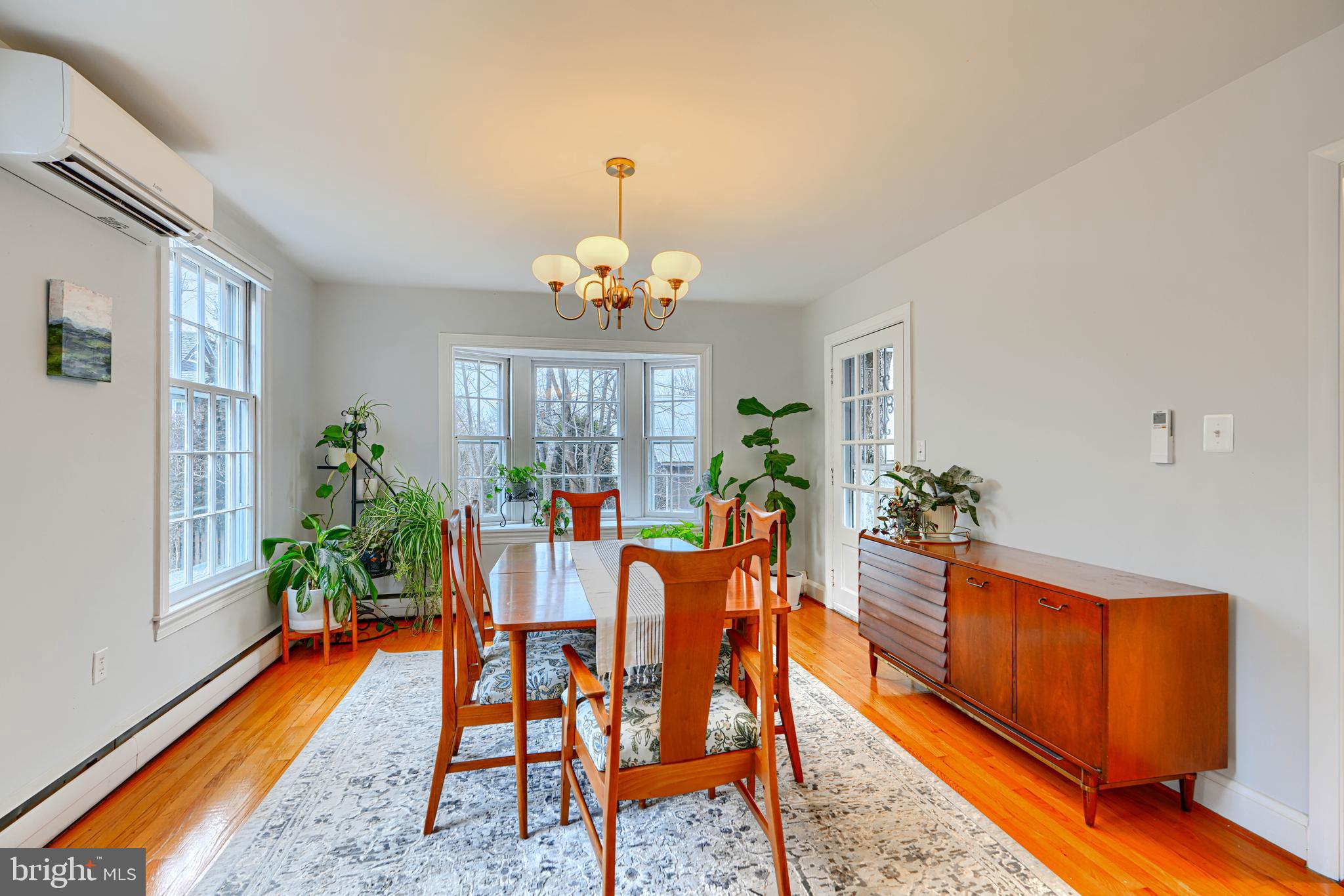 5000 Greenleaf Road Baltimore, MD 21210 - Photo 10 of 45 a dining room with furniture and wooden floor