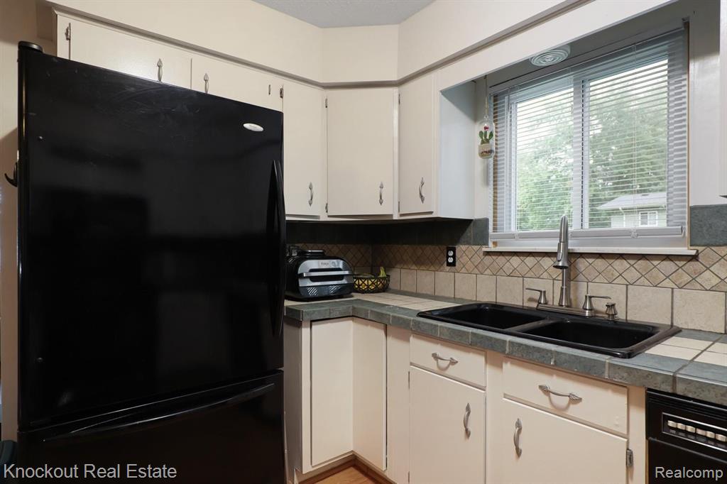 7060 Quain Road Birch Run, MI 48415 - Photo 13 of 34