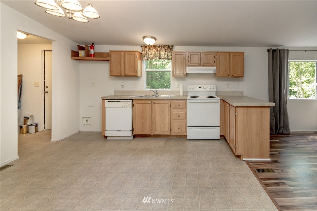 12703 Military Road South Burien, WA 98168 - Photo 11 of 22 Gallery Image 11