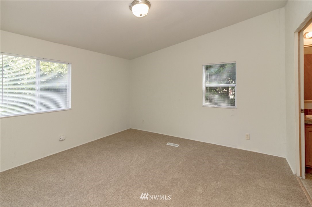 12703 Military Road South Burien, WA 98168 - Photo 7 of 22 Gallery Image 7
