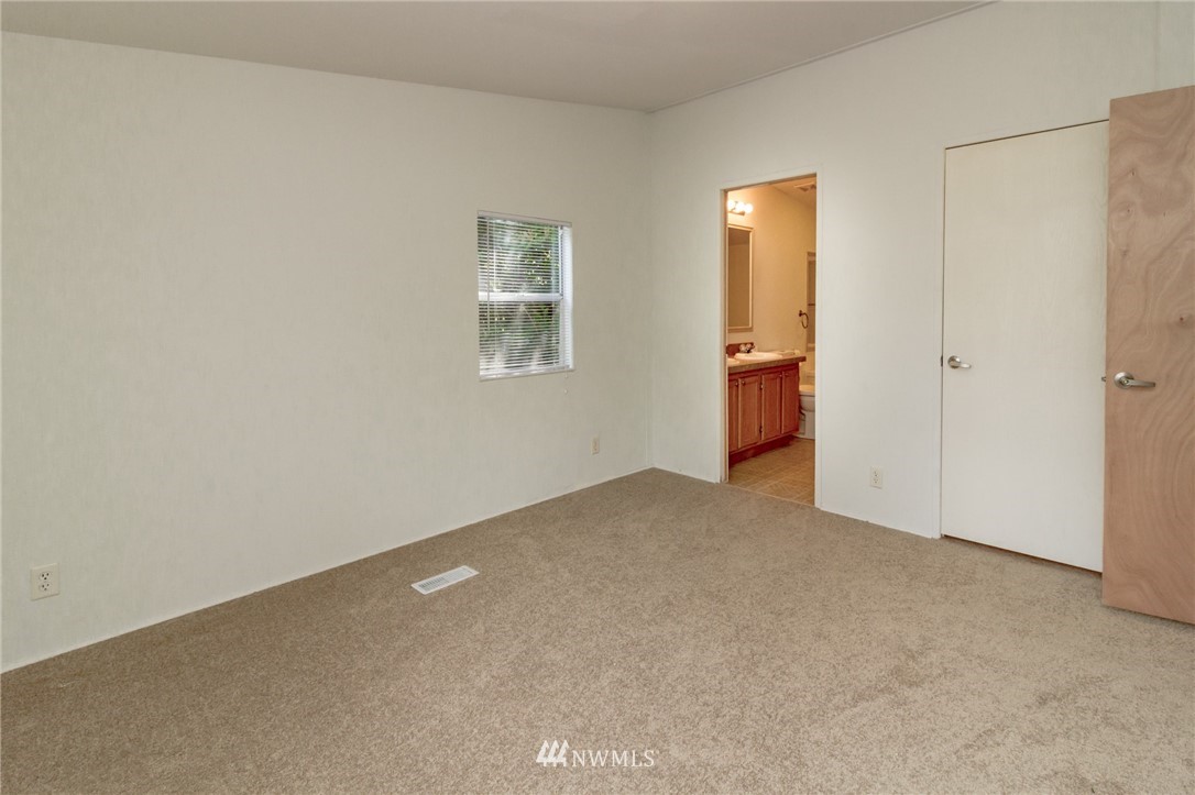 12703 Military Road South Burien, WA 98168 - Photo 8 of 22 Gallery Image 8