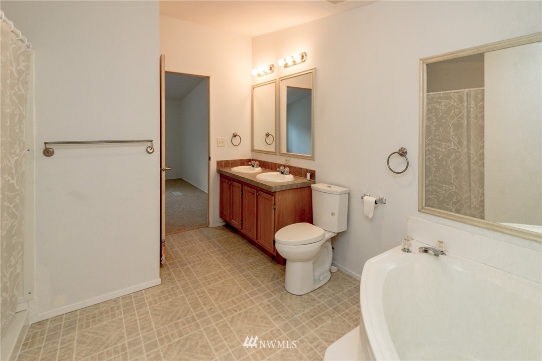 12703 Military Road South Burien, WA 98168 - Photo 9 of 22 Gallery Image 9