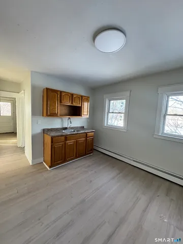 $1,400 | 190 Brook Street, Unit 3, Hartford, CT 06120