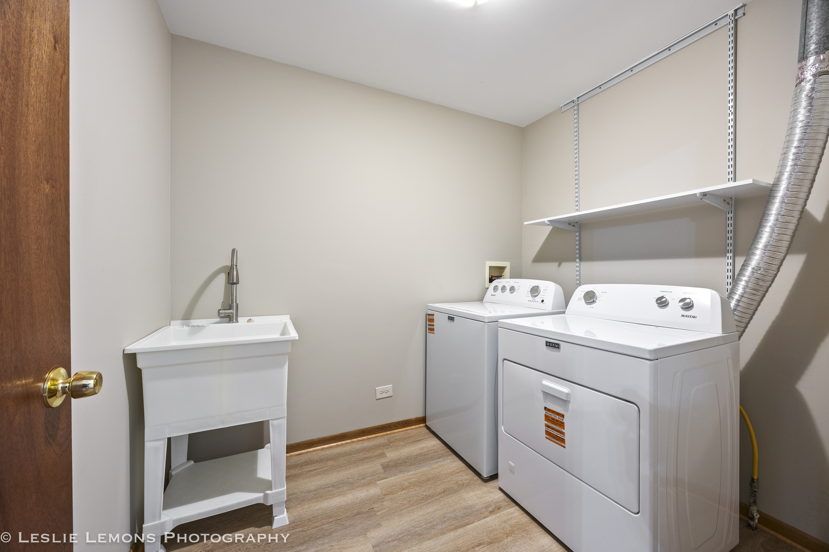 13141 Cinnamon Circle Plainfield, IL 60585 - Photo 29 of 35 a utility room with dryer and washer