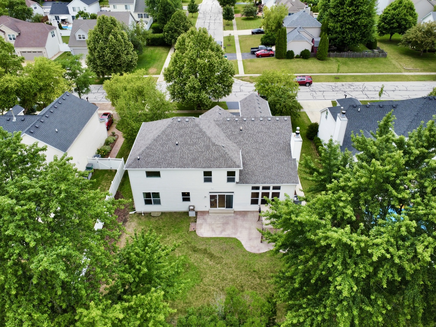 13141 Cinnamon Circle Plainfield, IL 60585 - Photo 34 of 35 an aerial view of a house with a garden and yard