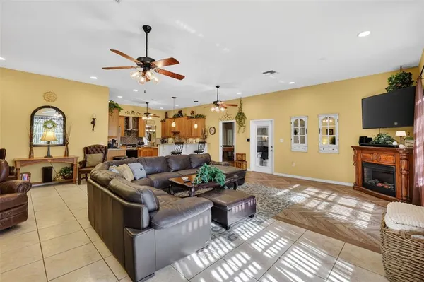 $1,275,000 | 19703 Twin Ponds Road, Umatilla, FL 32784