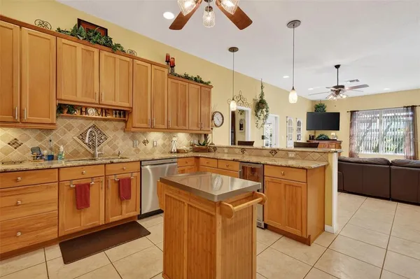 $1,275,000 | 19703 Twin Ponds Road, Umatilla, FL 32784