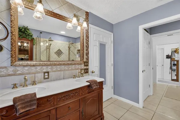 $1,275,000 | 19703 Twin Ponds Road, Umatilla, FL 32784