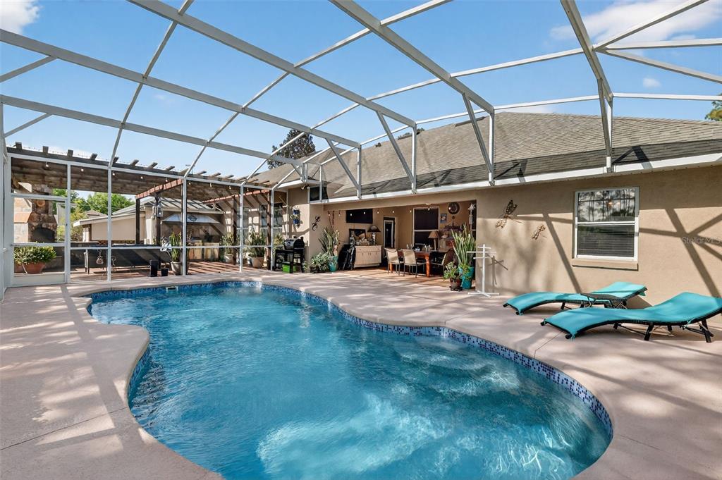 19703 Twin Ponds Road Umatilla, FL 32784 - Photo 41 of 62 a view of a gym