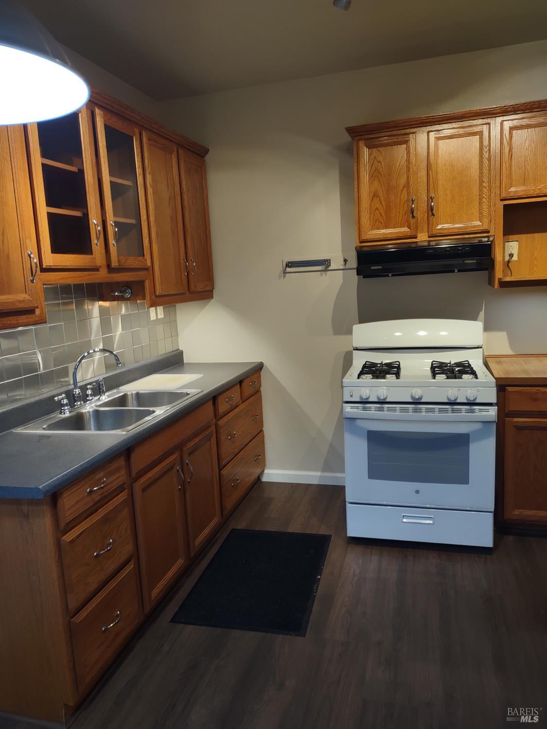 16 Frances Street San Rafael, CA 94901 - Photo 2 of 24