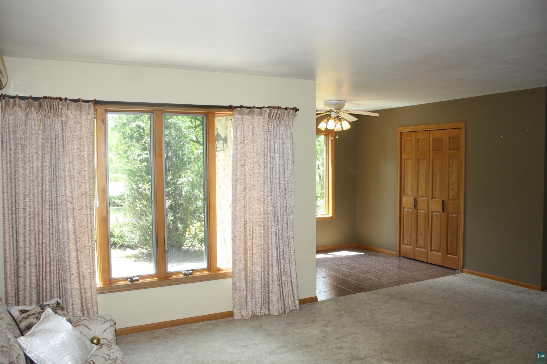 6718 East County Rd B South Range, WI 54874 - Photo 20 of 50 Living Room