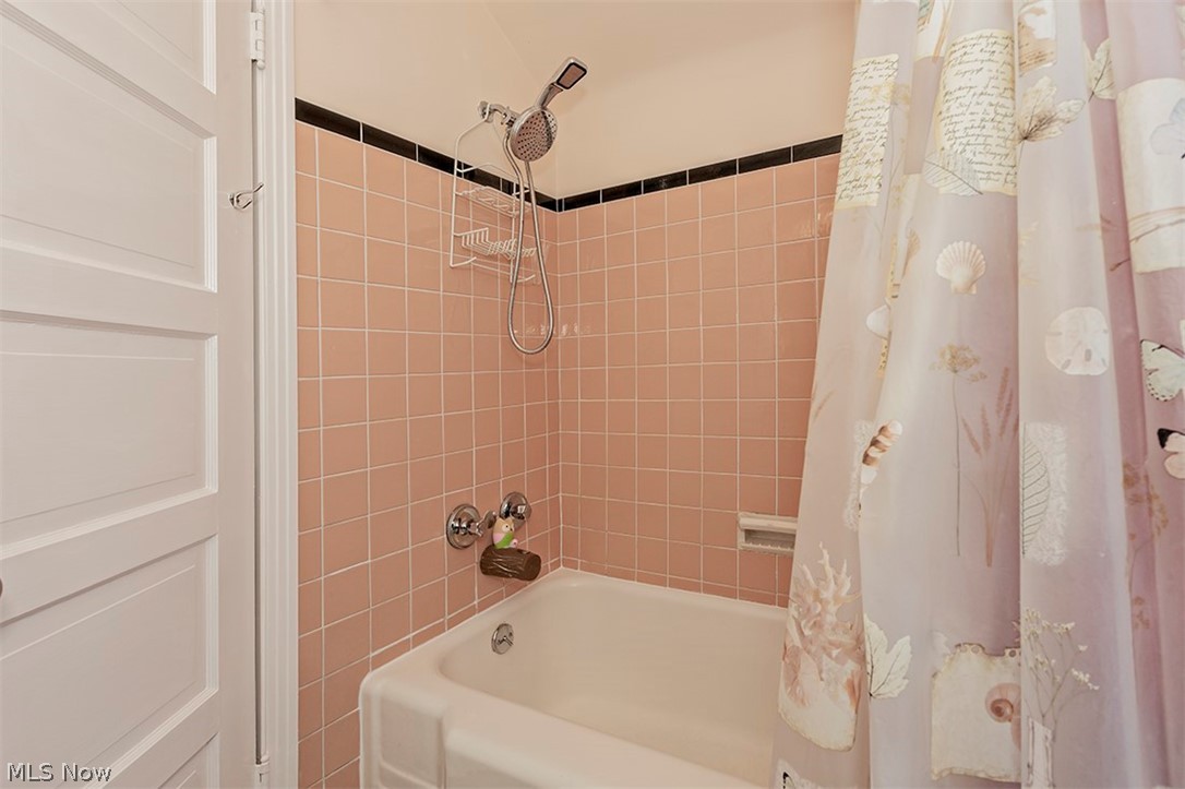 1460 Evanston Road Lyndhurst, OH 44124 - Photo 23 of 35