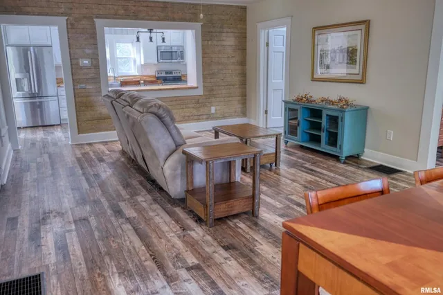 $289,000 | 6873 Old 13 Highway, Carbondale, IL 62901