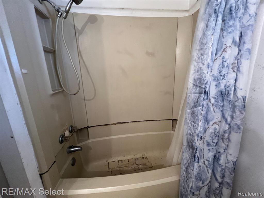 3211 South Center Road Burton, MI 48519 - Photo 12 of 30
