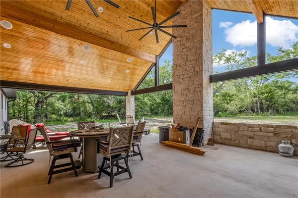 $1,100,000 | 17401 Highway 21, North Zulch, TX 77872