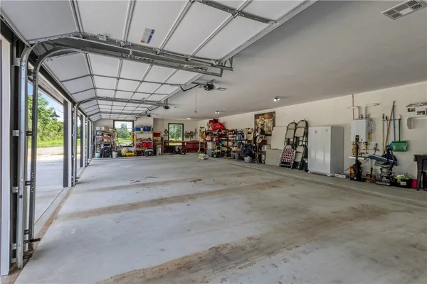 $1,100,000 | 17401 Highway 21, North Zulch, TX 77872