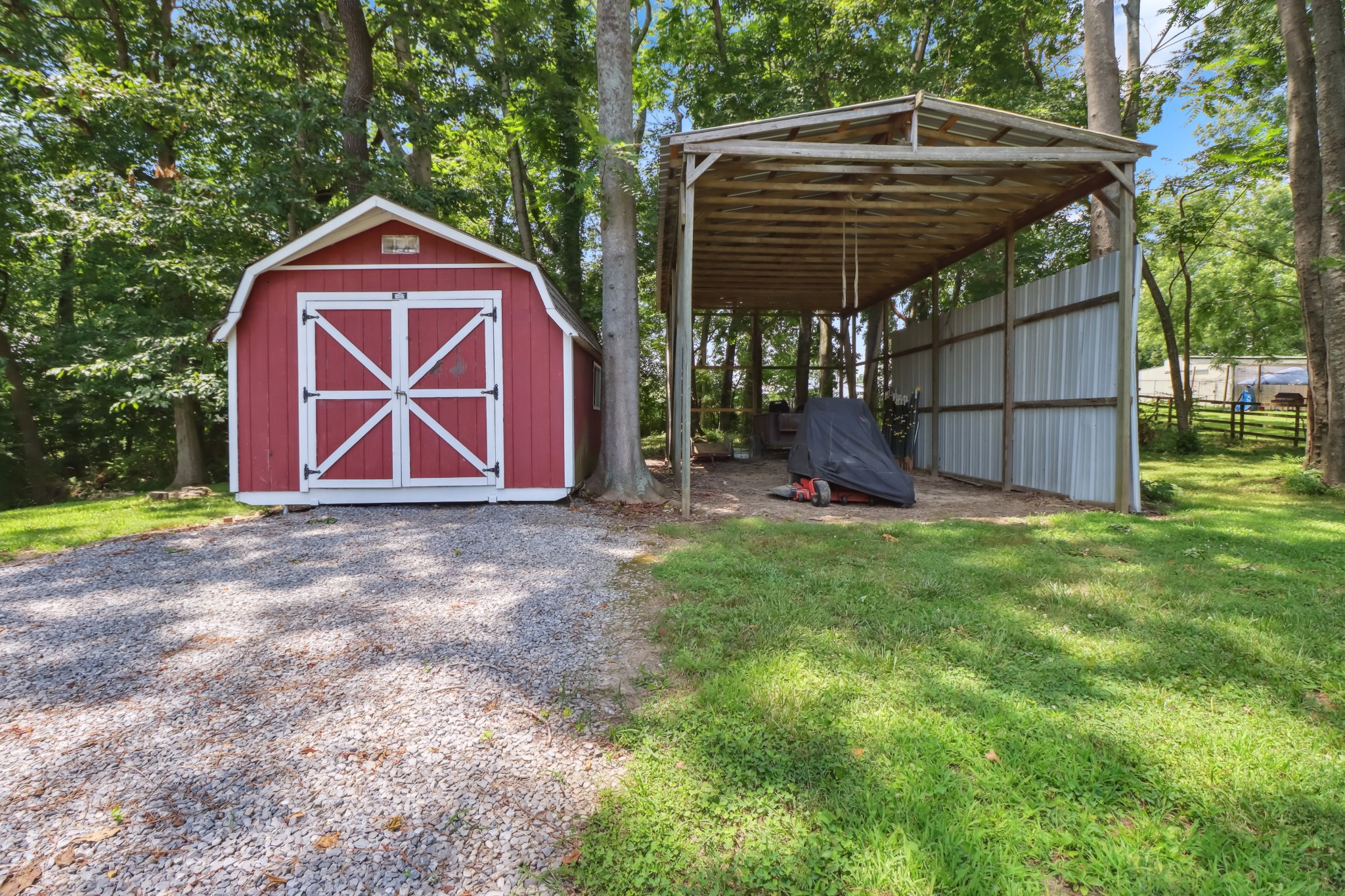 4956 Minnis Road Springfield, TN 37172 - Photo 15 of 32 a front view of a house with garden