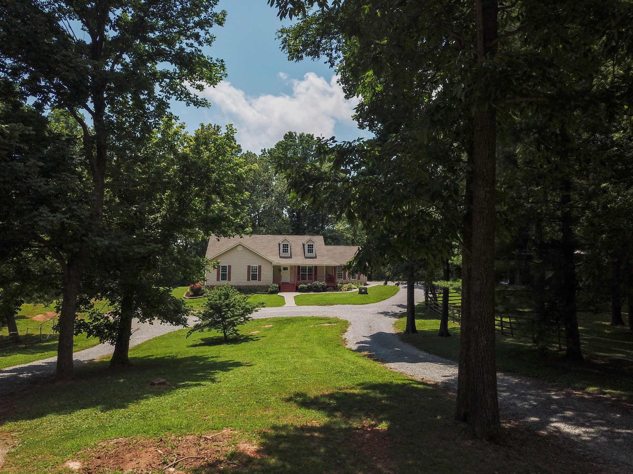 4956 Minnis Road Springfield, TN 37172 - Photo 7 of 32 a front view of a house with a yard