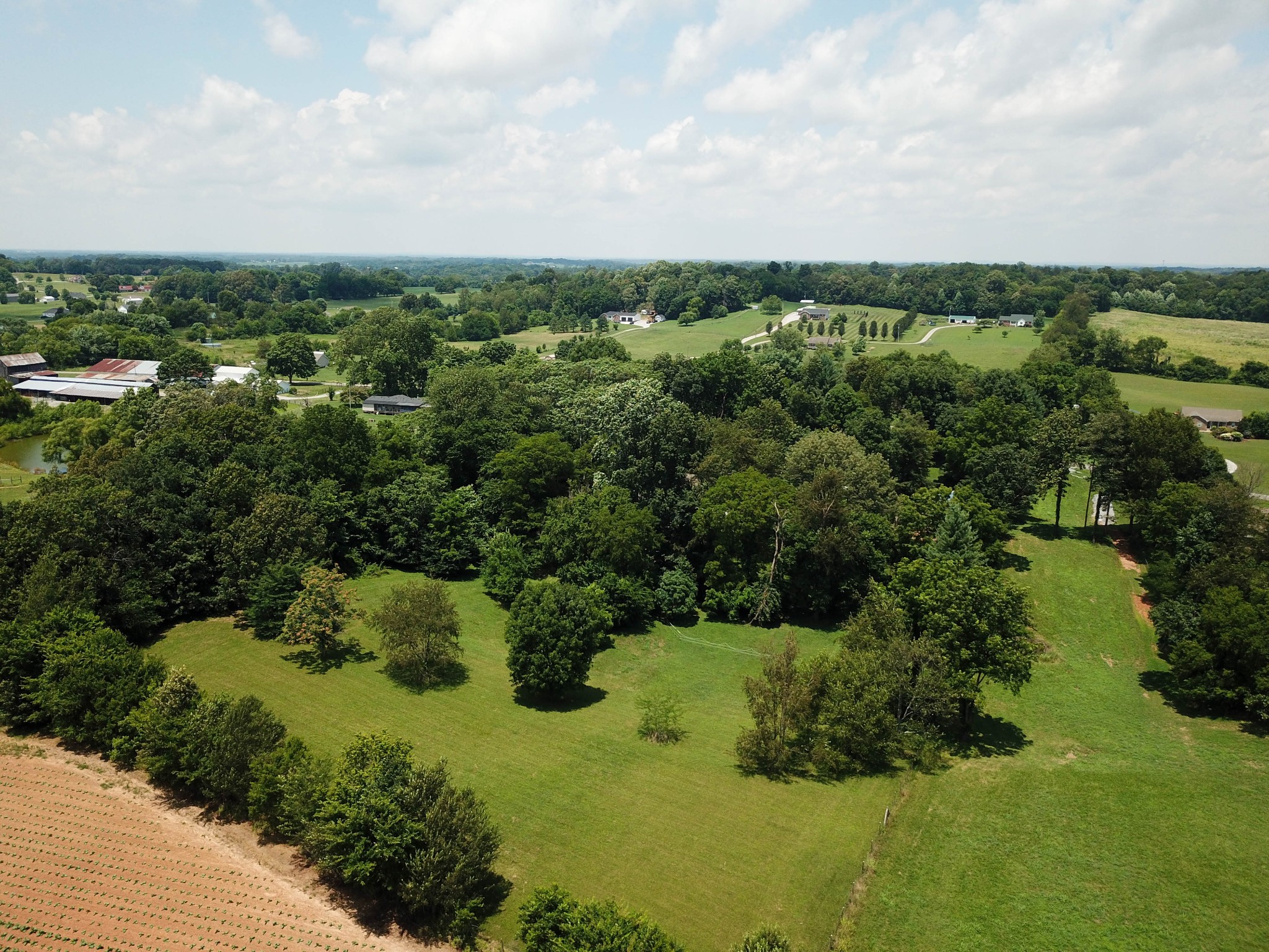 4956 Minnis Road Springfield, TN 37172 - Photo 10 of 32 an aerial view of multiple house