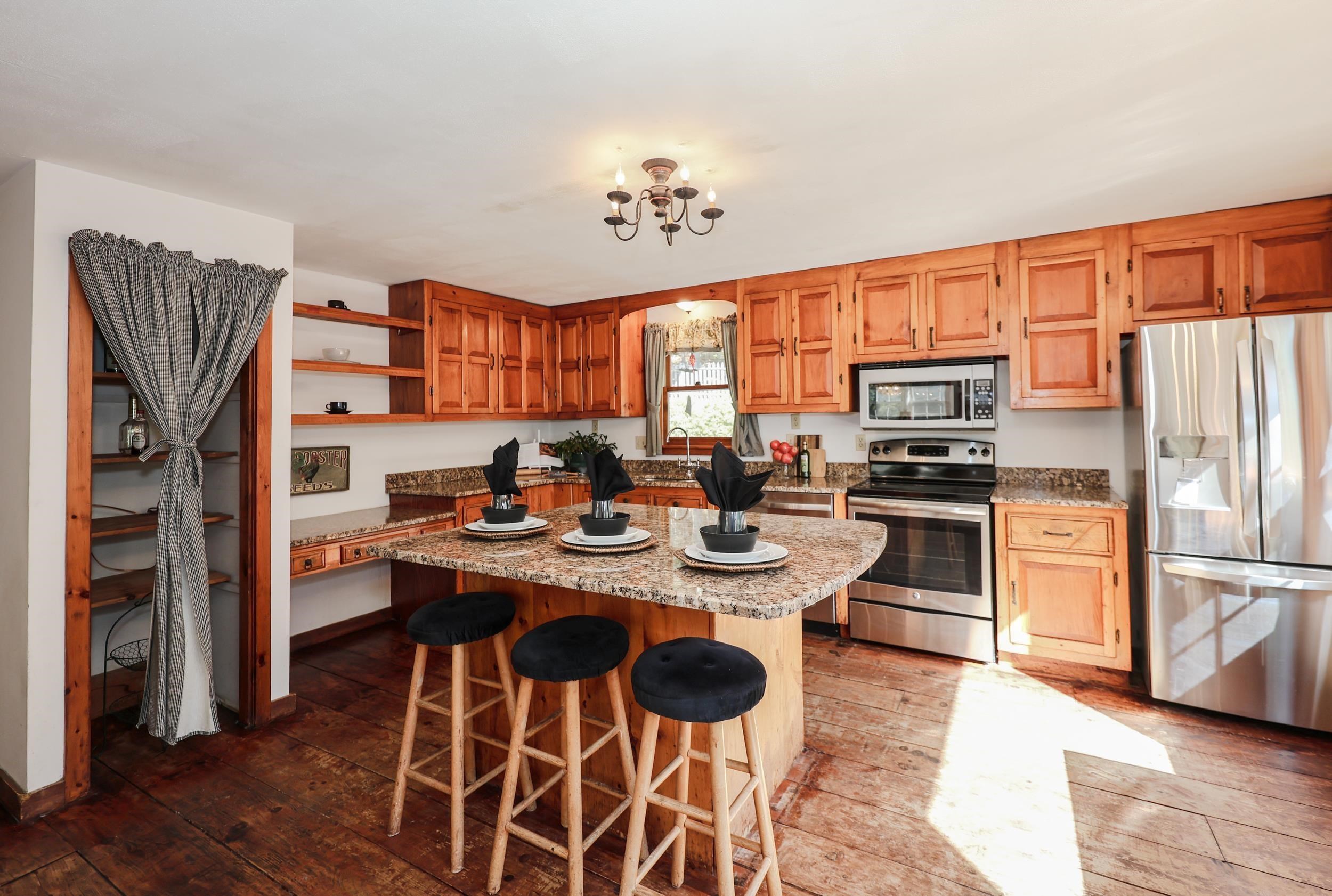 127 Old Revolutionary Road Temple, NH 03084 - Photo 8 of 36