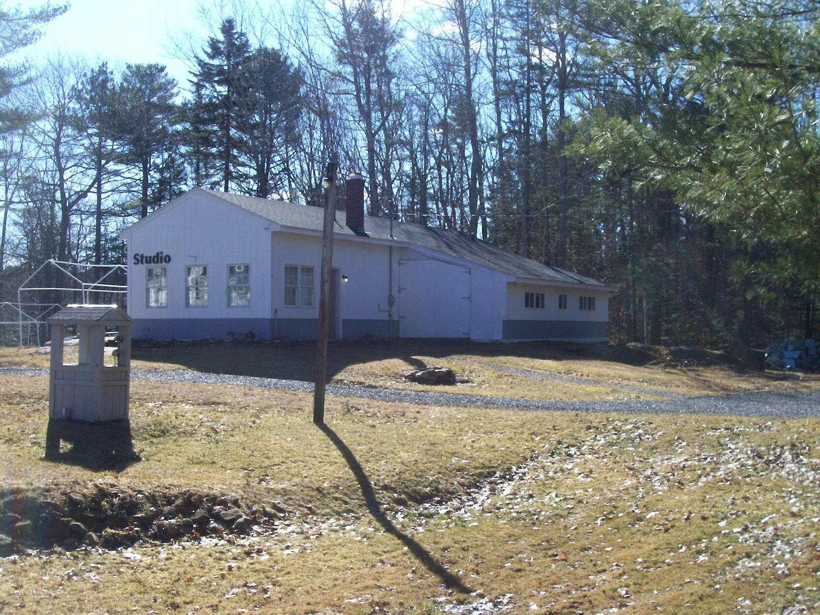 28 Knickerbocker Road Boothbay, ME 04537 - Photo 13 of 16 Studio exterior (1) (1)