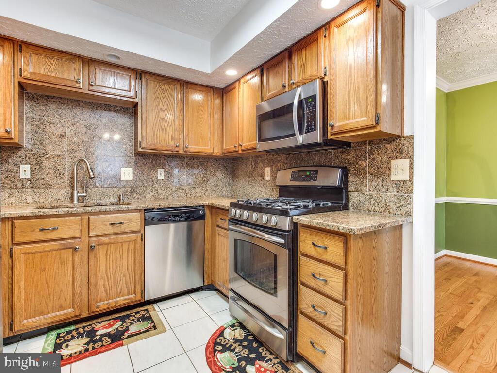 1362 Travis View Court Gaithersburg, MD 20879 - Photo 16 of 40