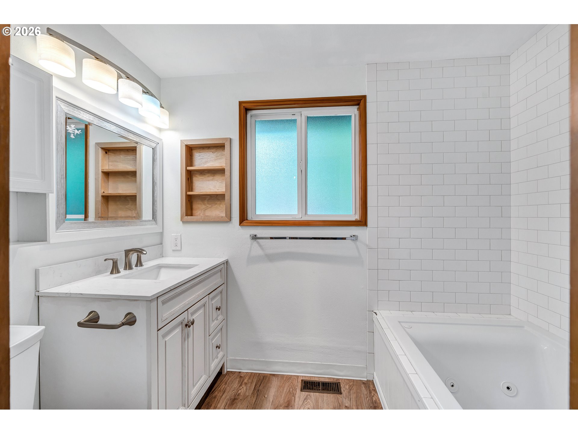 8025 Southwest Schiller Road Portland, OR 97225 - Photo 21 of 48