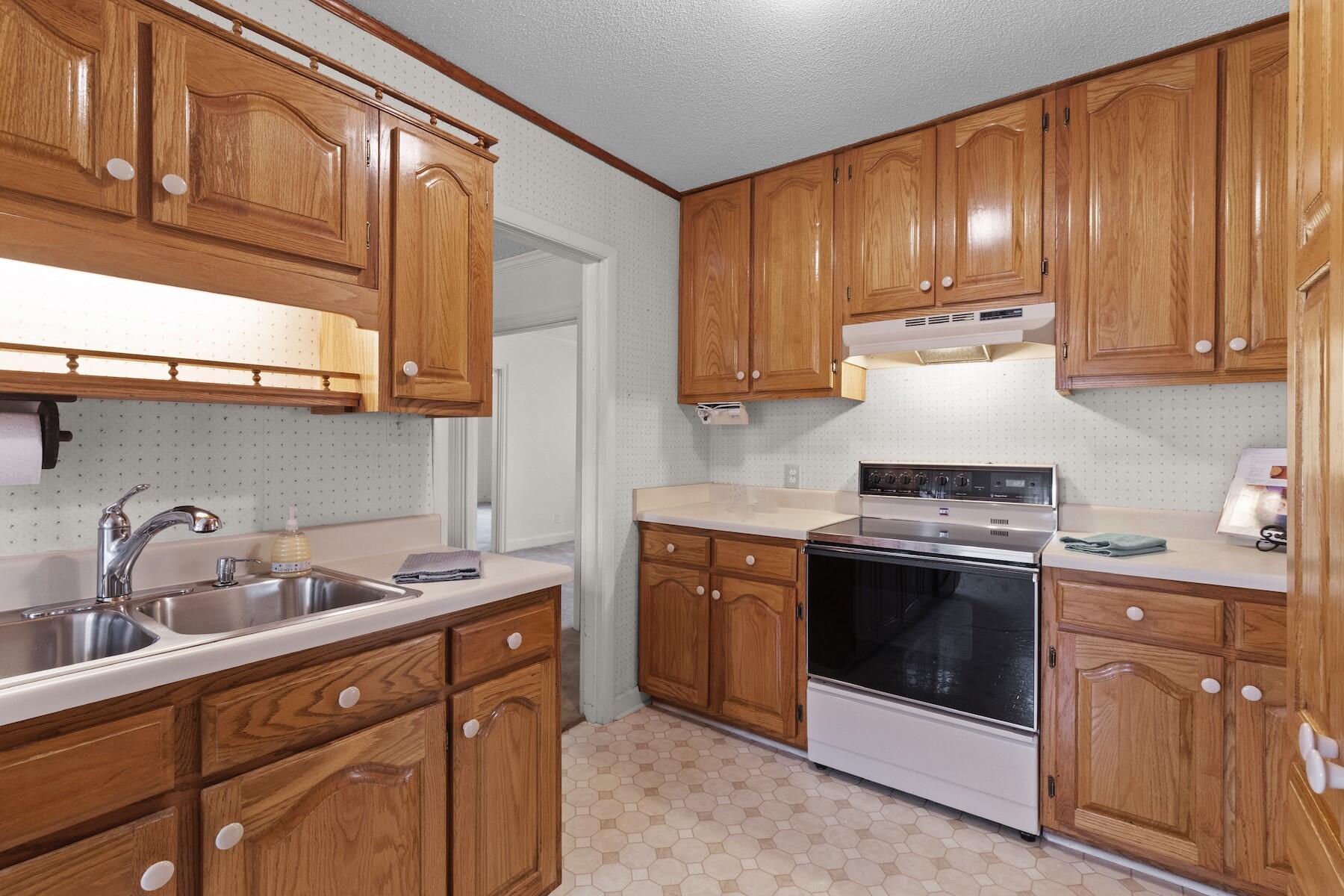 105 Cartwright Street Chattanooga, TN 37415 - Photo 8 of 33 Kitchen