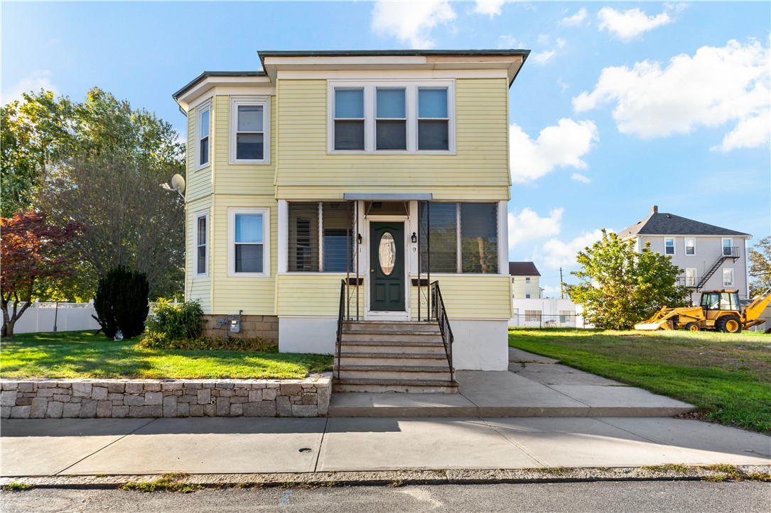 9 Apulia Street East Providence, RI 02914 - Photo 2 of 23