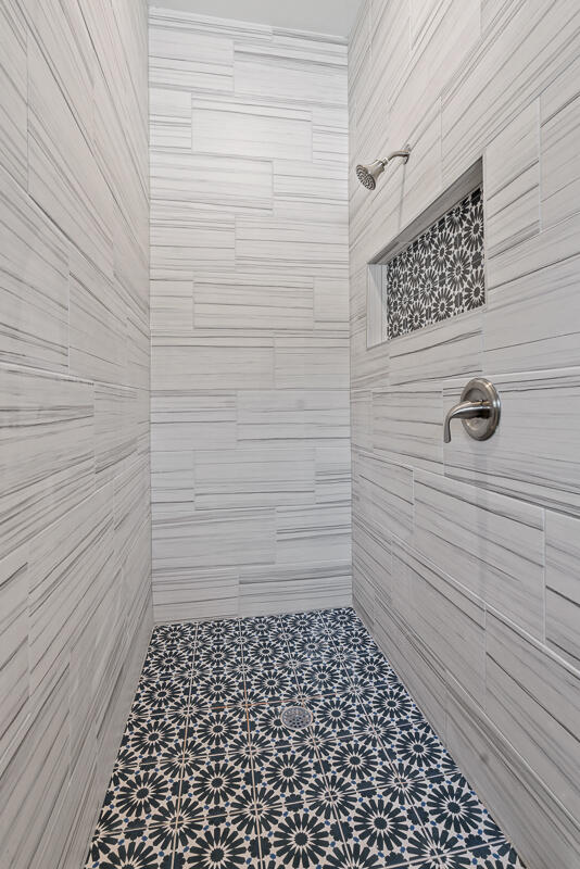6026 Spring Ridge Sunland Park, NM 88008 - Photo 14 of 17 a bathroom with a shower
