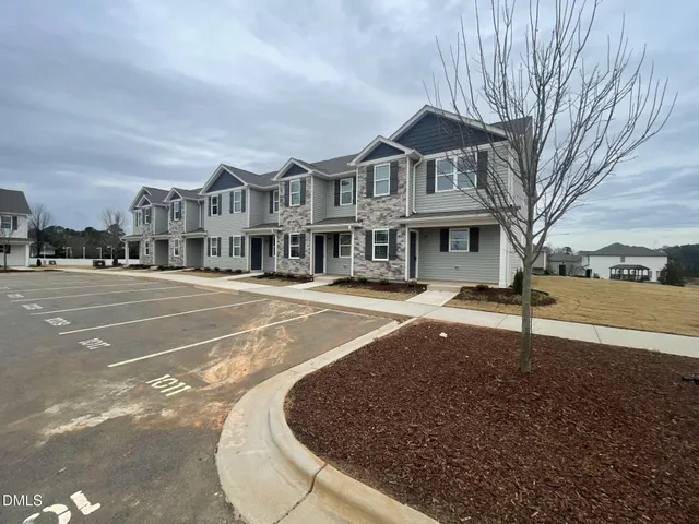 $1,450 | 1009 Peony Lane, Youngsville, NC 27596